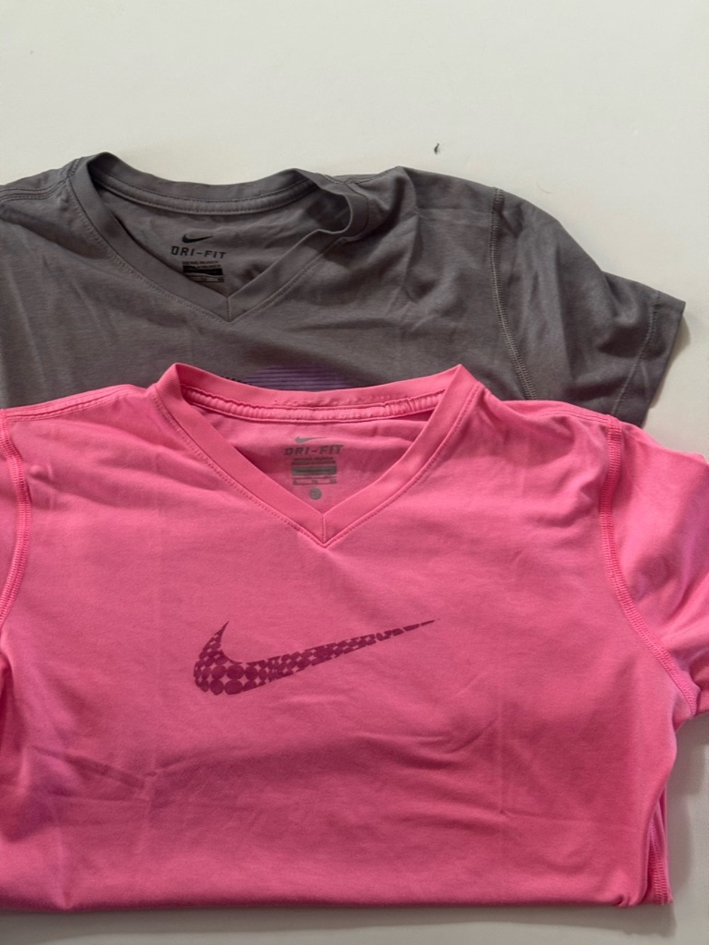 Nike Kids V-Neck Tee Set — Pink and Gray